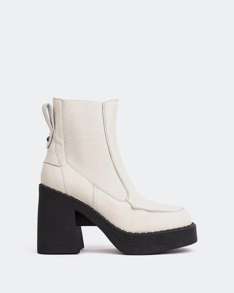 Pepas Off White Leather sold by L'Intervalle