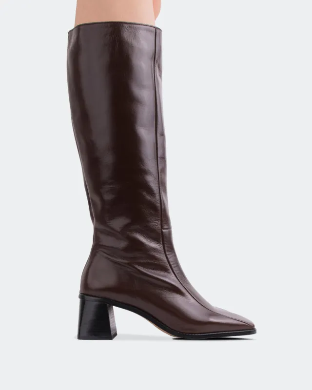 Bosque Brown Leather sold by L'Intervalle