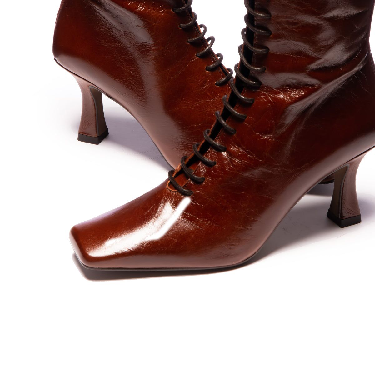 Armidale Chestnut Leather sold by L'Intervalle product image thumbnail 5