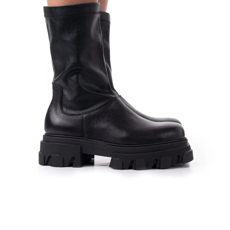 Foshan Black Stretch sold by L'Intervalle