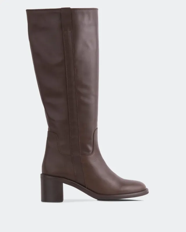Zatar Brown Leather sold by L'Intervalle