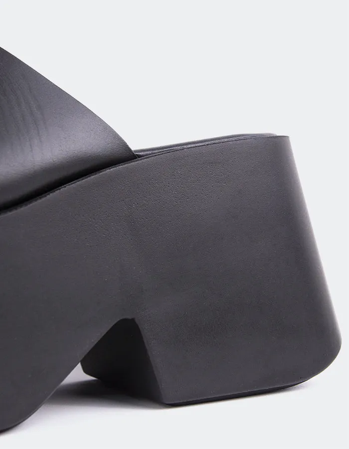 Fidèle Black Leather sold by L'Intervalle product image thumbnail 5