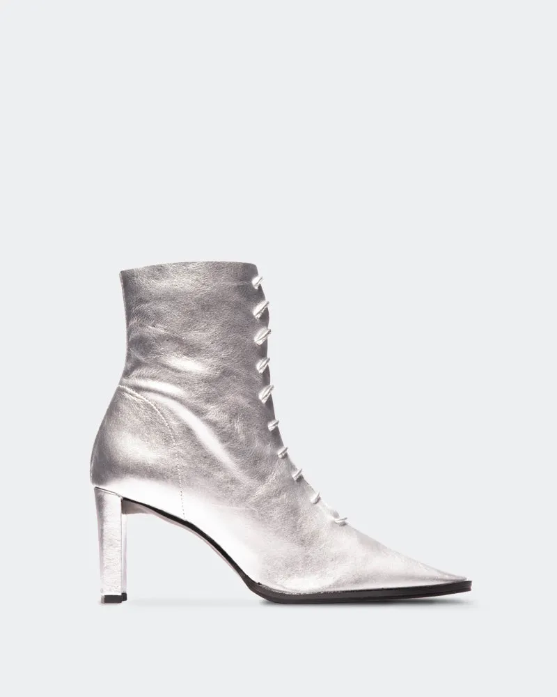 Steinway Silver Metallic sold by L'Intervalle