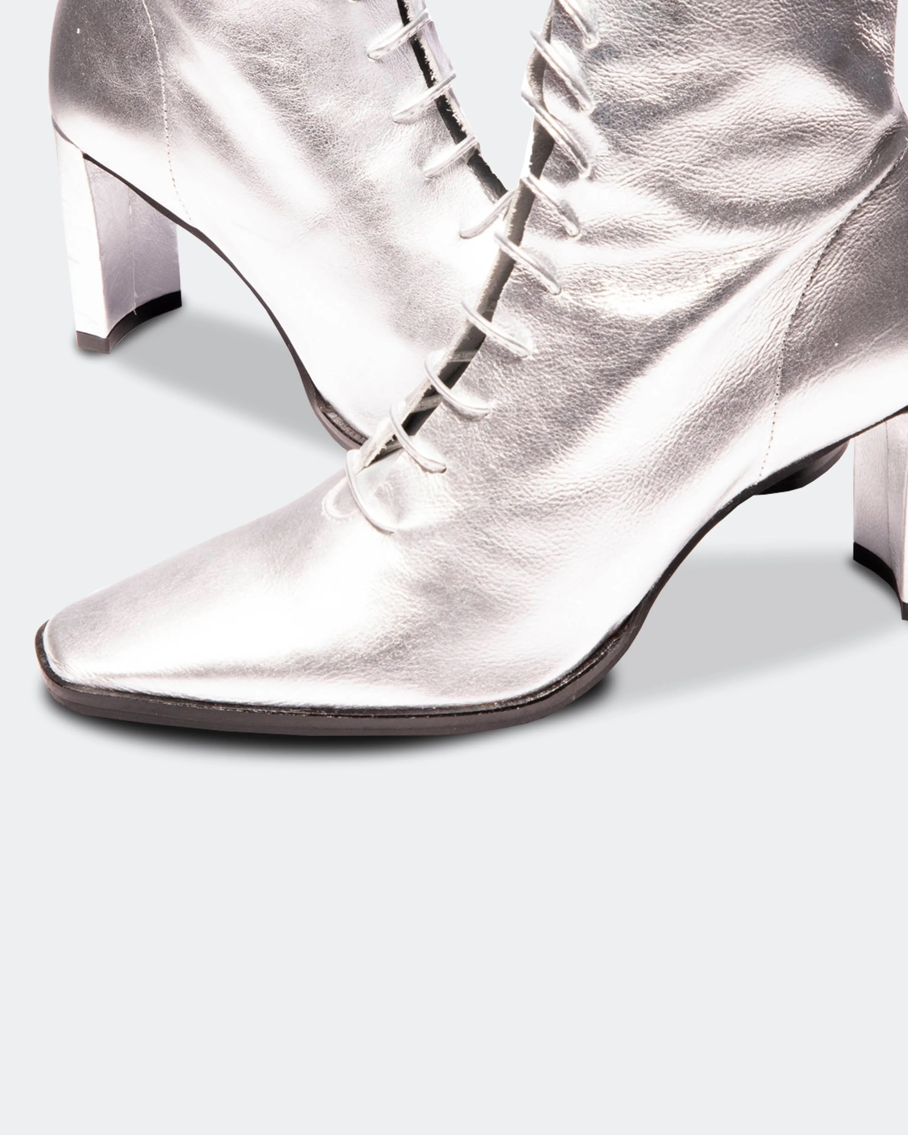 Steinway Silver Metallic sold by L'Intervalle product image thumbnail 5