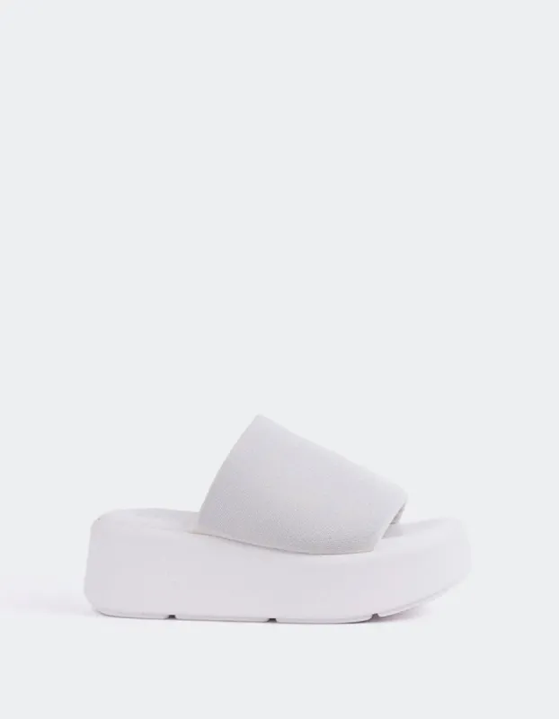 Bisou White sold by L'Intervalle