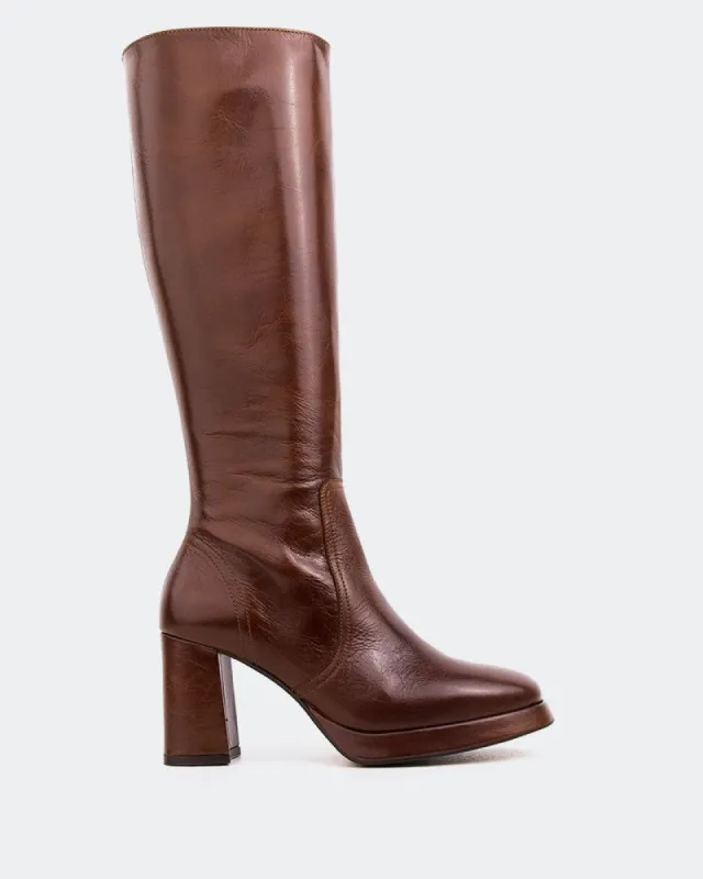 Oakley Chestnut Leather sold by L'Intervalle