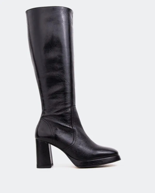 Oakley Black Leather sold by L'Intervalle