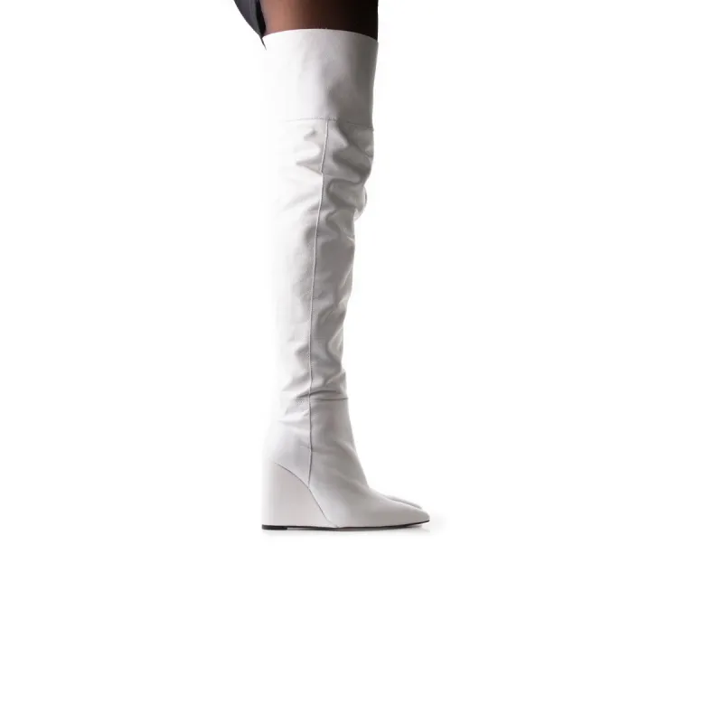Harvest White Leather sold by L'Intervalle