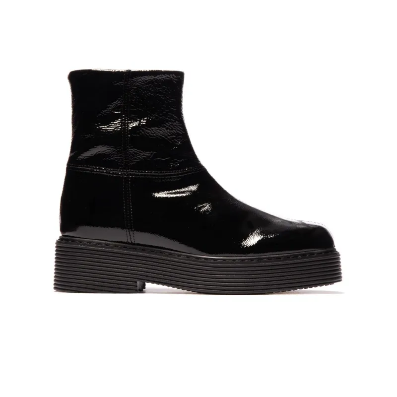 Jackfield Black Naplack sold by L'Intervalle