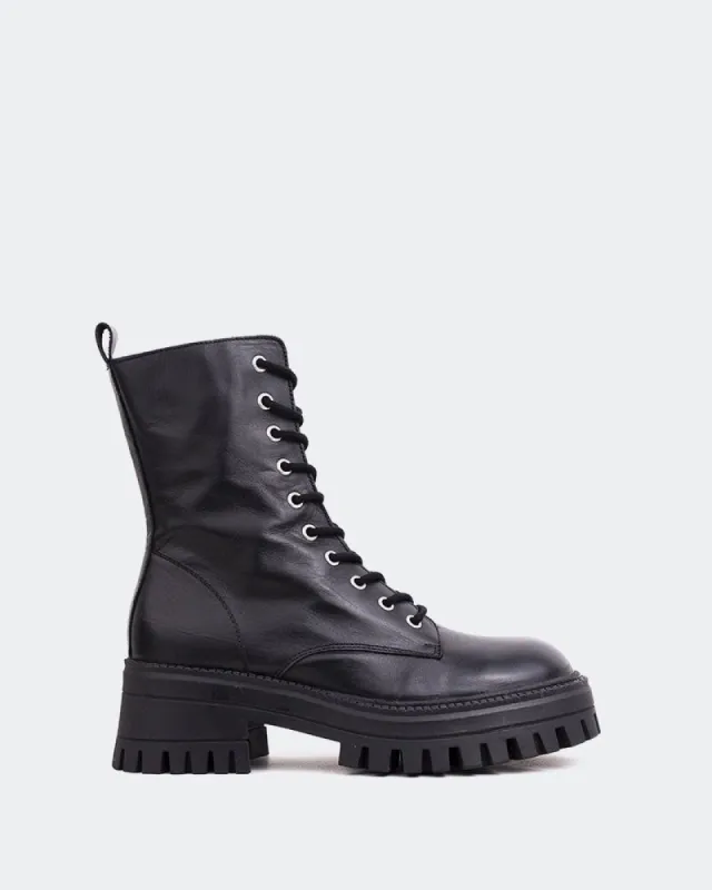 Zanet Black Leather sold by L'Intervalle