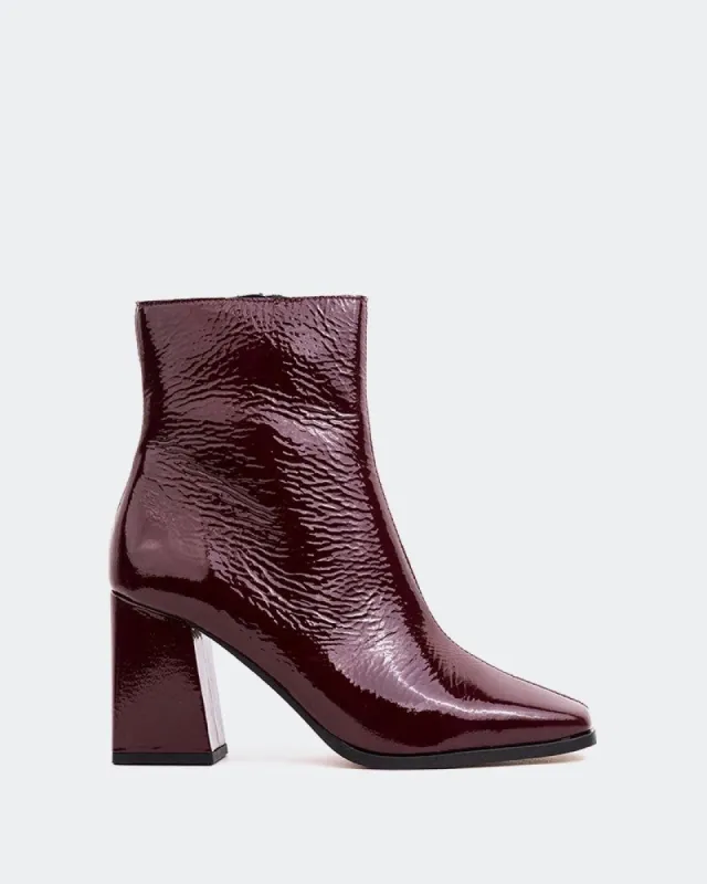 Foggia Burgundy Naplack sold by L'Intervalle