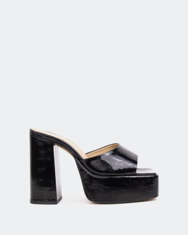 Denila Black Naplack/Naplack Noir sold by L'Intervalle