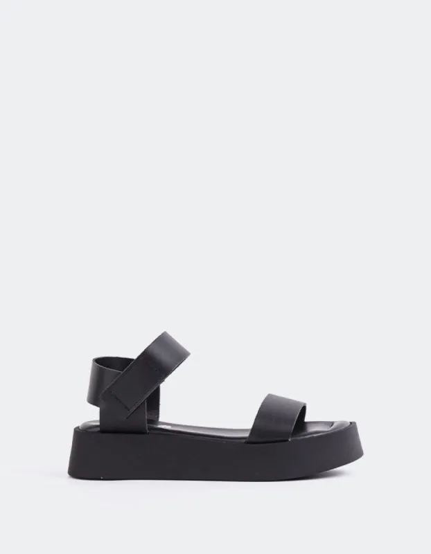 Buttercup Black Leather sold by L'Intervalle