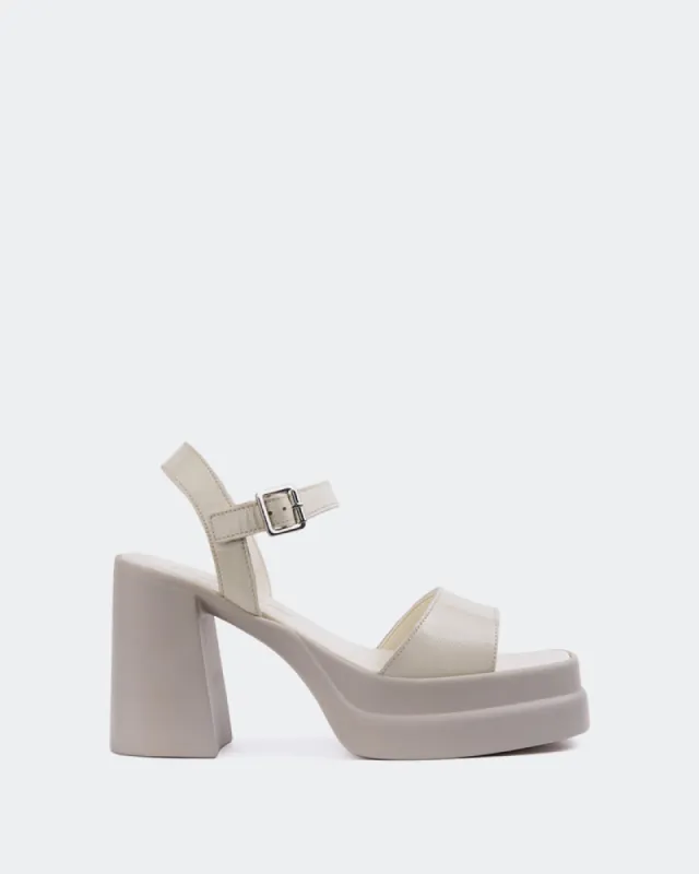 Messina Off White Naplack sold by L'Intervalle