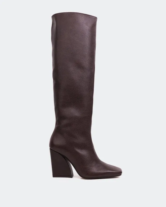 Blythe Brown Leather sold by L'Intervalle