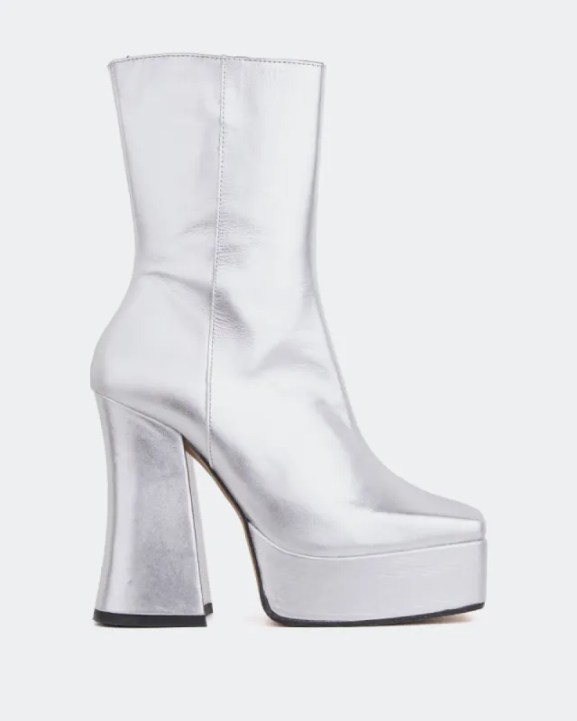 Mestali Silver Leather sold by L'Intervalle