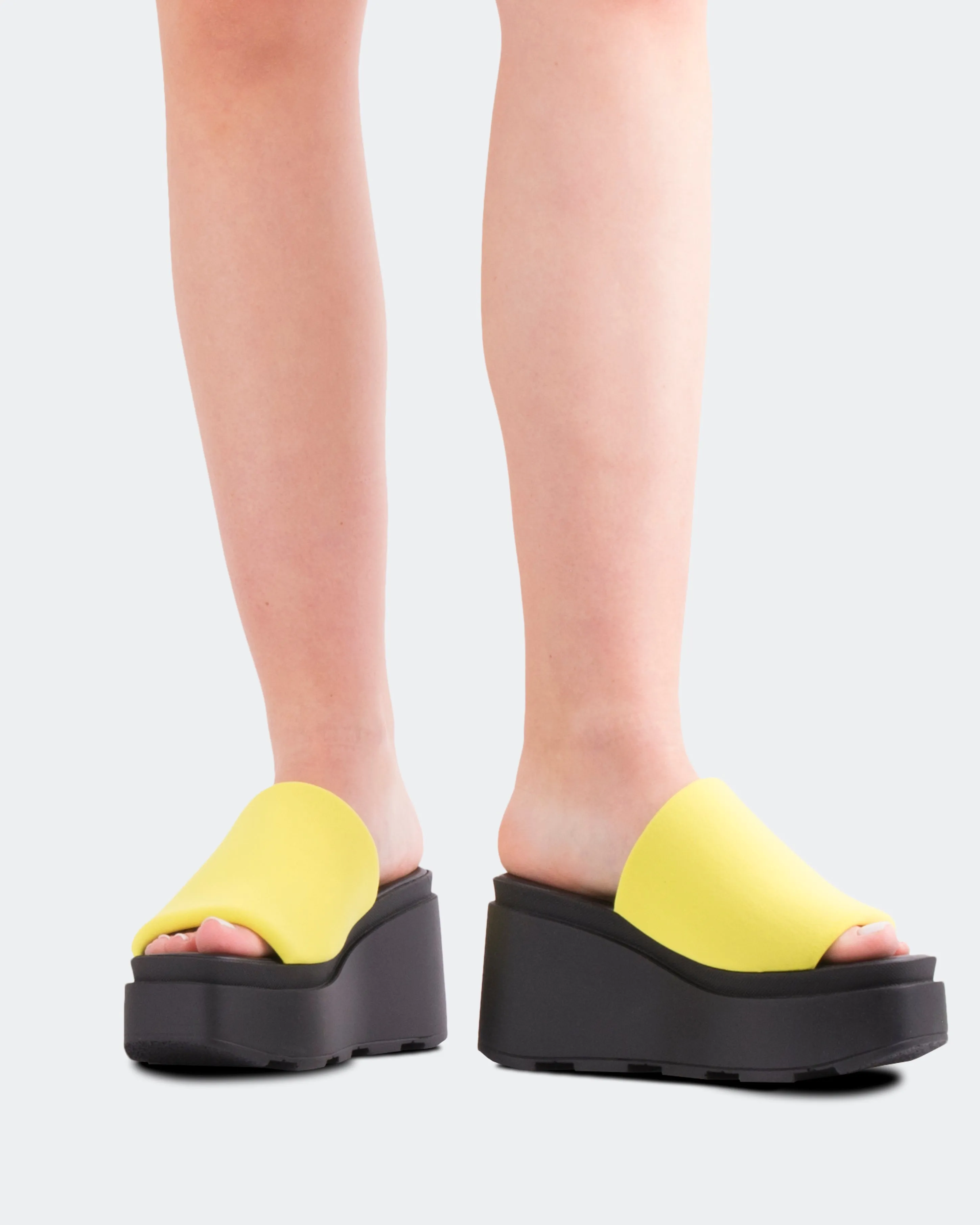 Jenner Yellow Lycra sold by L'Intervalle product image thumbnail 2