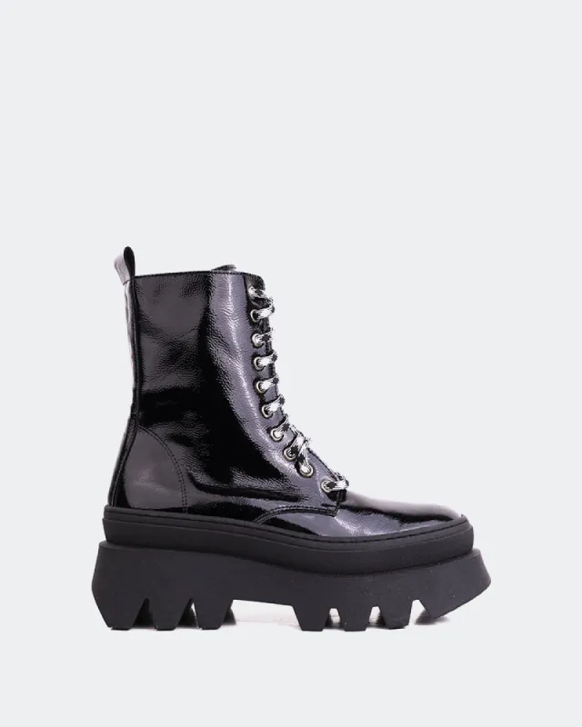 Colwood Black Naplack sold by L'Intervalle