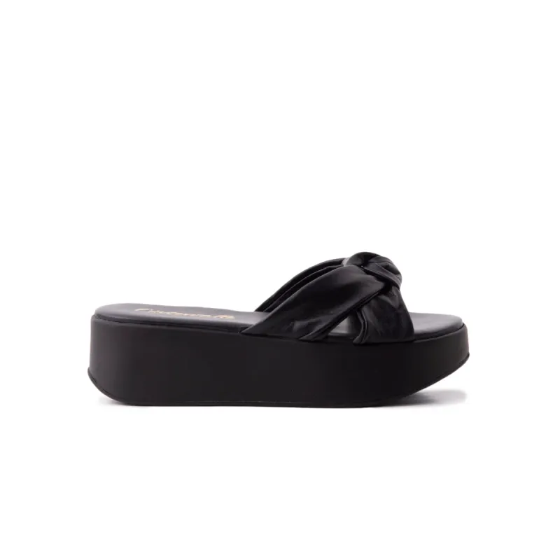 Nicaragua Black Leather sold by L'Intervalle