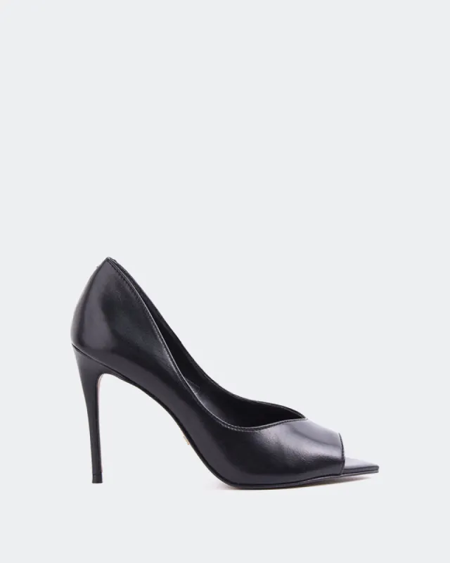 Poise Black Leather sold by L'Intervalle