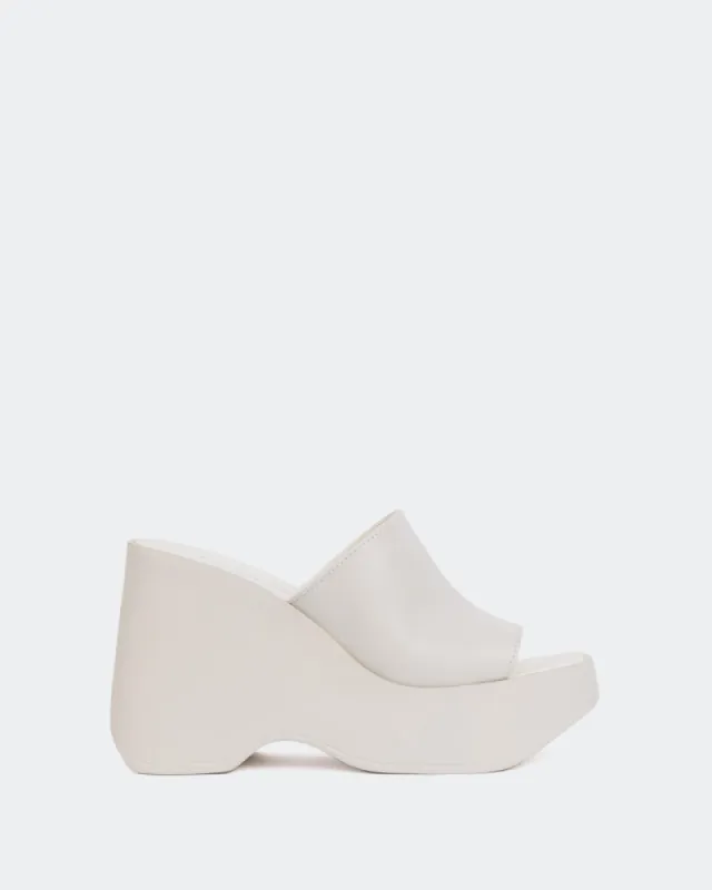 Moss Off White Leather sold by L'Intervalle