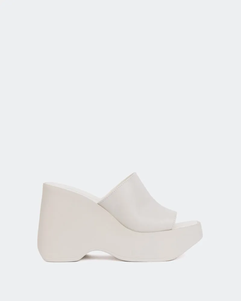 Moss Off White Leather sold by L'Intervalle