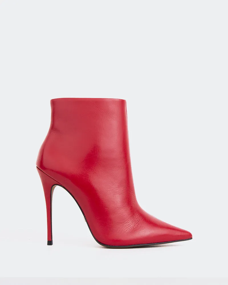 Beauty Dark Red Leather sold by L'Intervalle