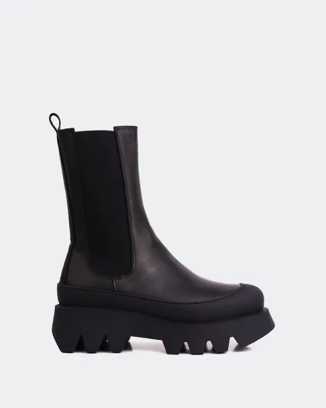 Cranbrook Black Leather sold by L'Intervalle