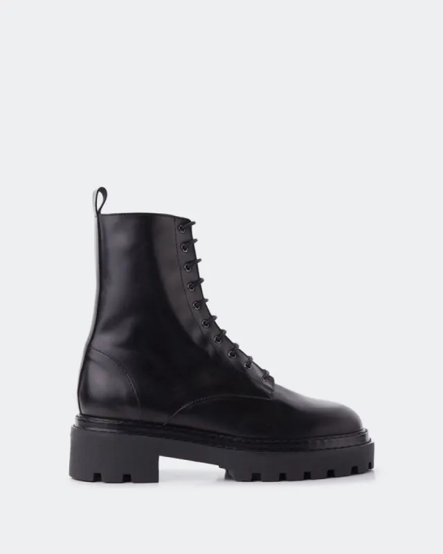 Freud Black Leather sold by L'Intervalle