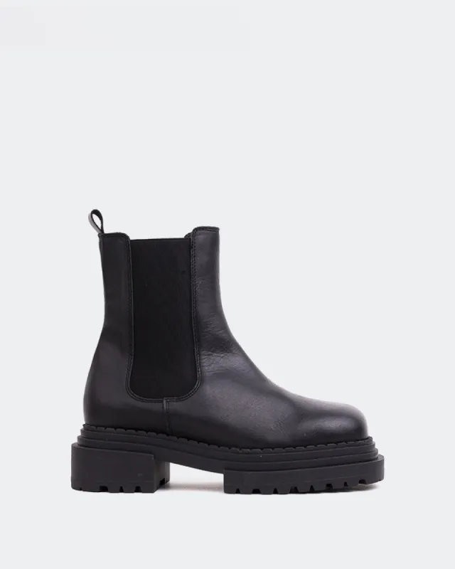 Pacio Black Leather sold by L'Intervalle