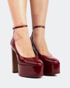 Boneca Burgundy Patent sold by L'Intervalle