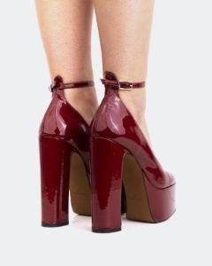 Boneca Burgundy Patent sold by L'Intervalle
