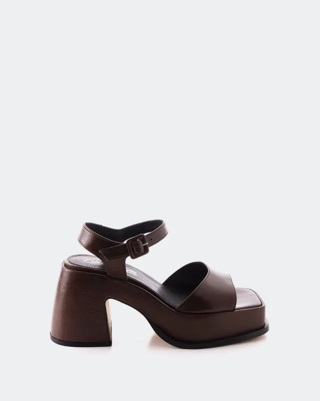 Valtos Chestnut Leather sold by L'Intervalle