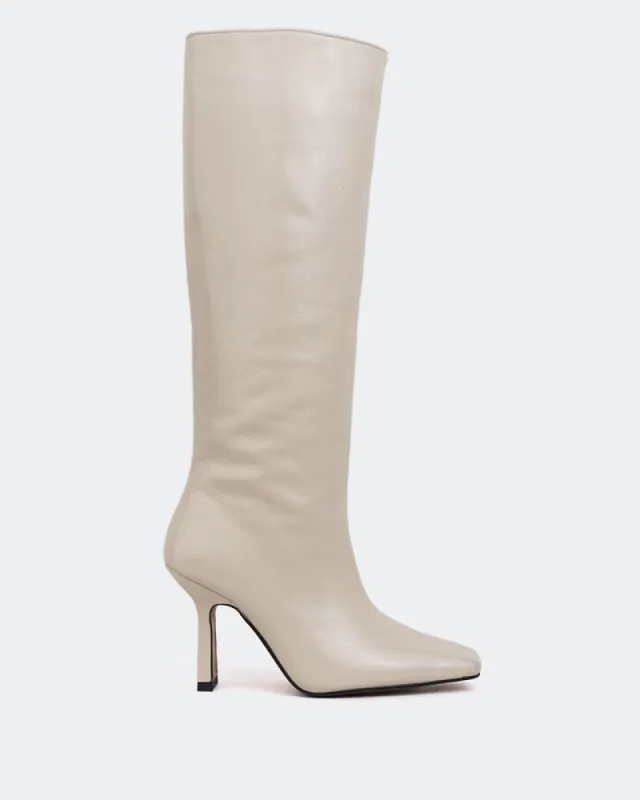 Penfield Off White Leather sold by L'Intervalle