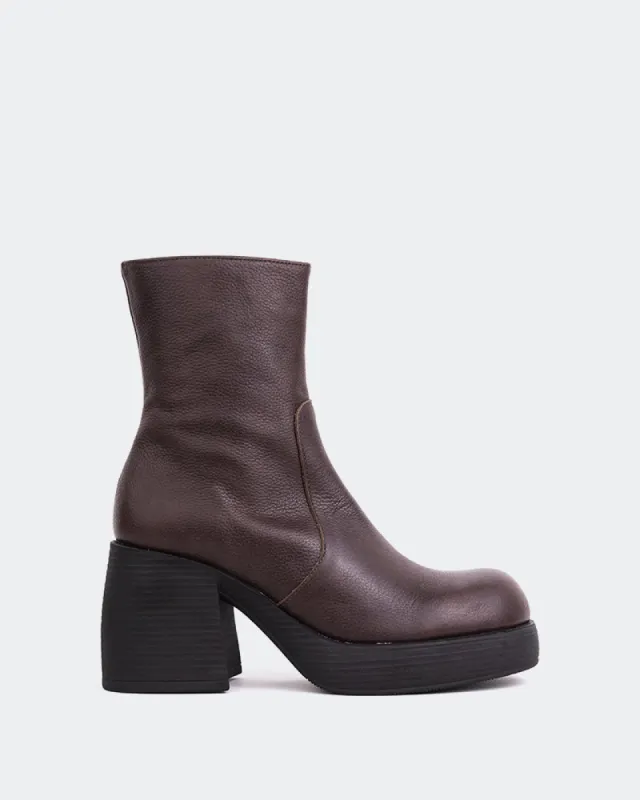 Chamonix Brown Leather sold by L'Intervalle