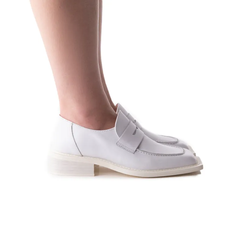 Malaya White Leather sold by L'Intervalle