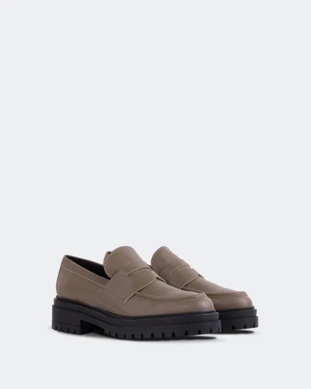 Leissa Taupe Leather sold by L'Intervalle