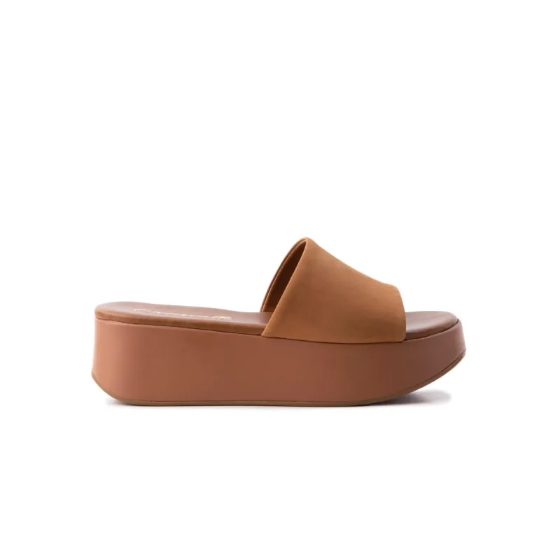 Curacao Chestnut Nubuck sold by L'Intervalle