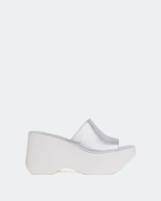 Klum Silver Leather sold by L'Intervalle