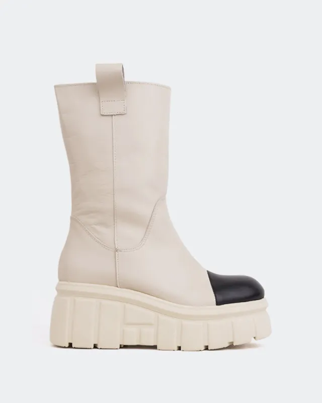 Kelowna Beige Leather sold by L'Intervalle