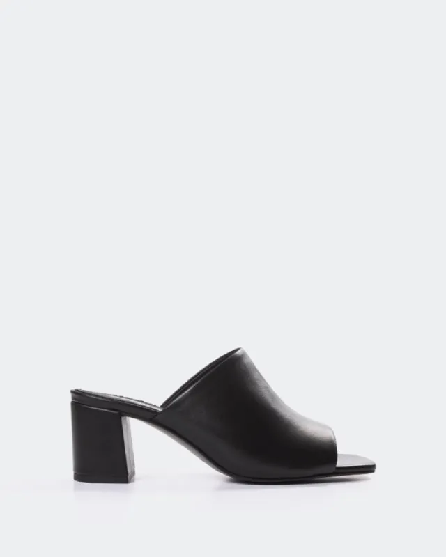 Pelham Black Leather sold by L'Intervalle