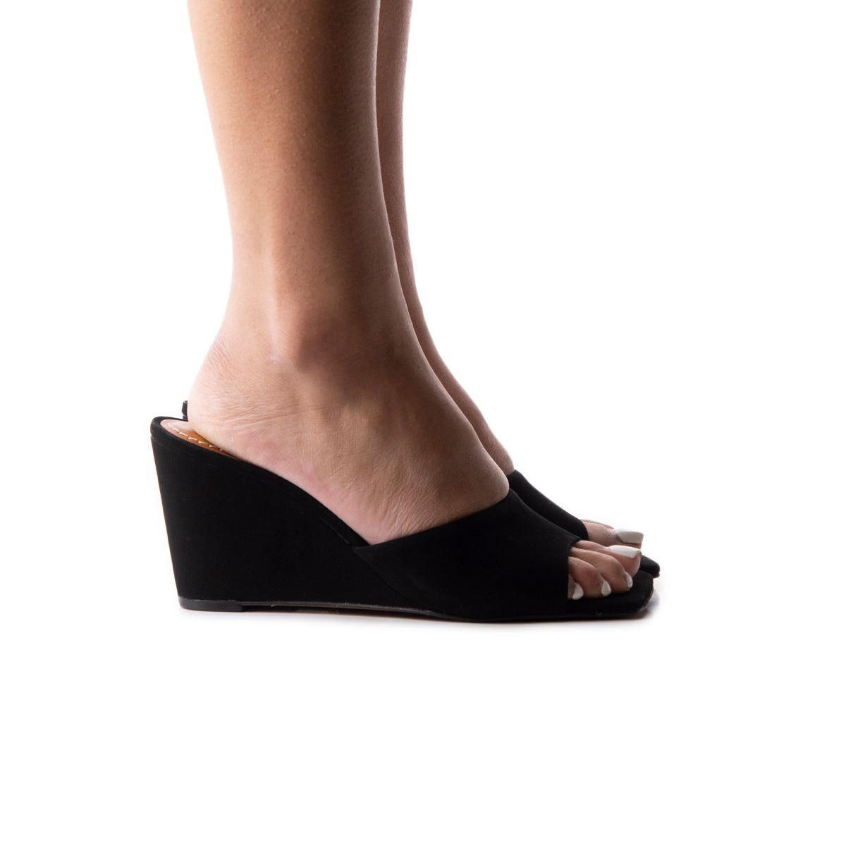 Toscana Black Nubuck sold by L'Intervalle