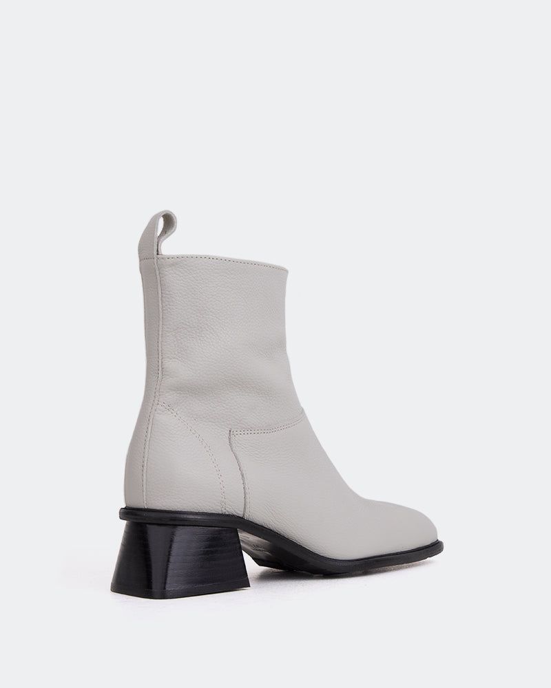 Holts Off White Leather sold by L'Intervalle product image thumbnail 3