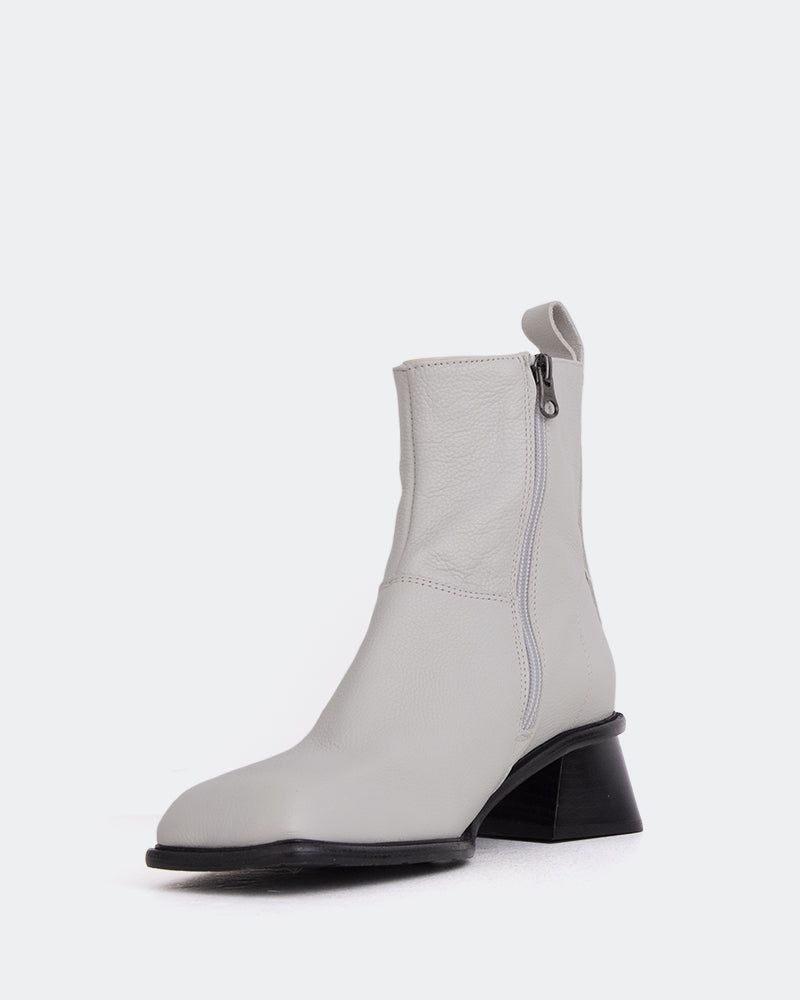Holts Off White Leather sold by L'Intervalle product image thumbnail 4