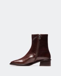 Dubbo Brown Leather sold by L'Intervalle