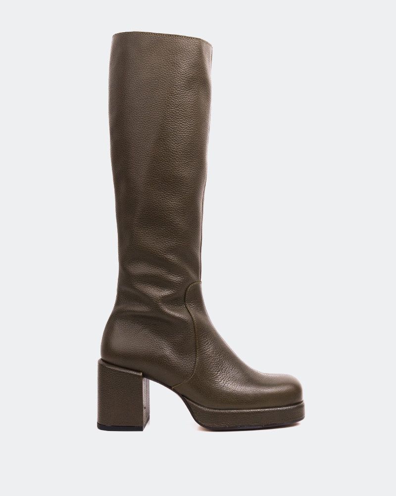 Briggs Khaki Leather sold by L'Intervalle