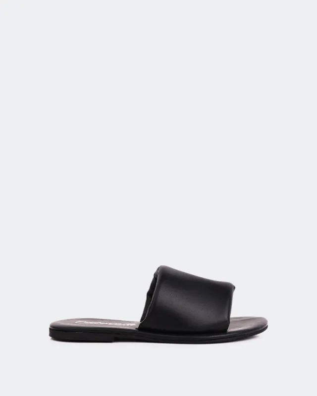 Rum Black Leather sold by L'Intervalle