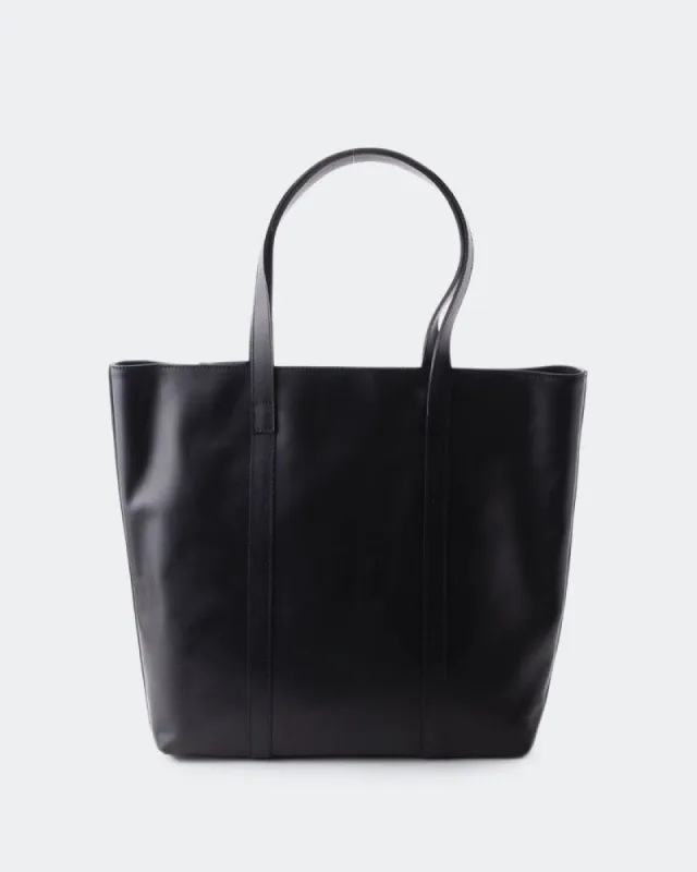 Hans Black Leather sold by L'Intervalle