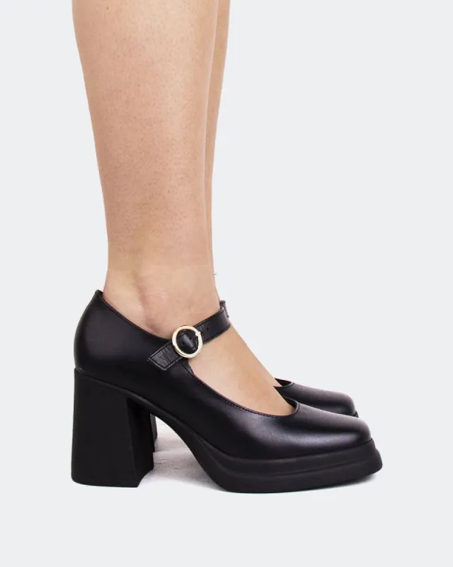 Salaria Black Leather sold by L'Intervalle