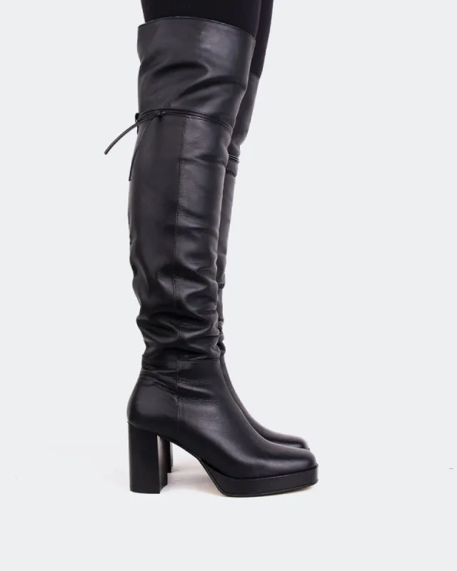 Veneto Black Leather sold by L'Intervalle